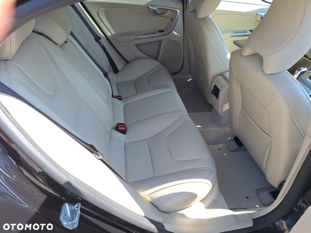 Volvo S60 T3 Summum - 16