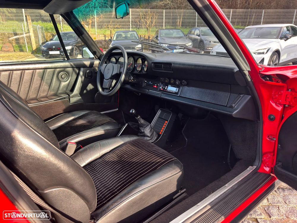 Porsche 911 Série G Carrera Coupé 3.2 - 24