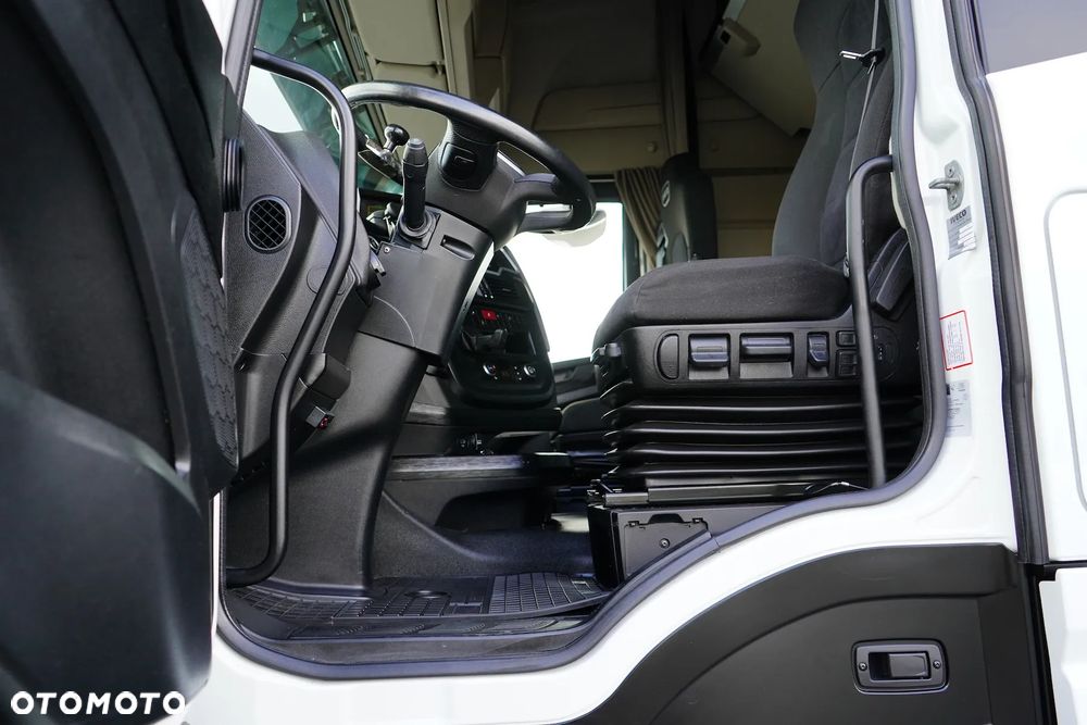 Iveco / S-WAY / 420 / E 6 / KONTENER + WINDA / 20 PALET / RETARDER / OŚ SKRĘTNA / ROLETA - 26