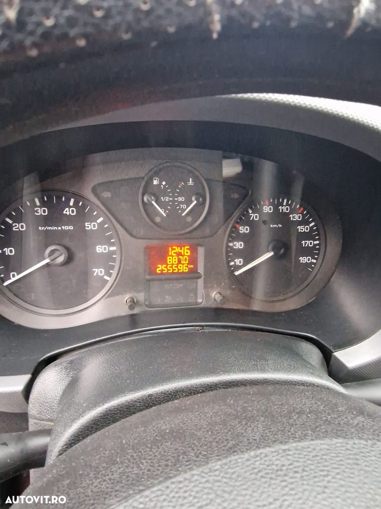 Peugeot Partner - 13