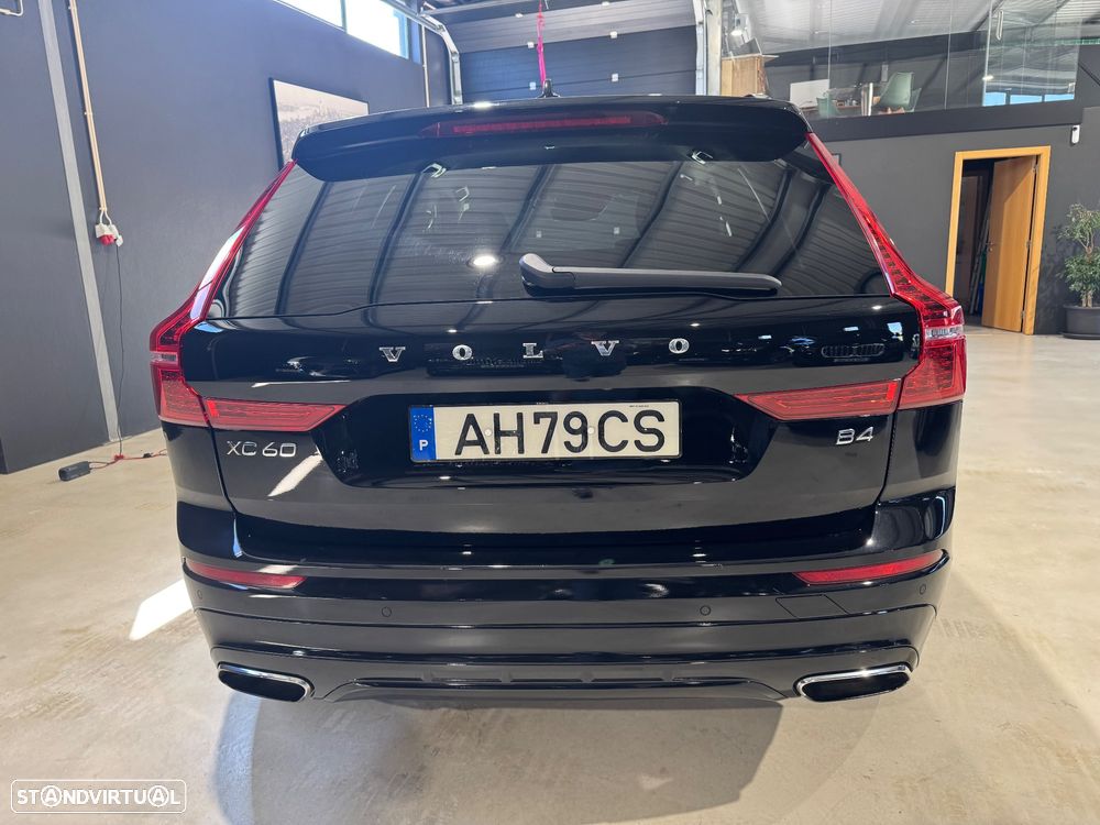 Volvo XC 60 2.0 B4 R-Design Geartronic - 8