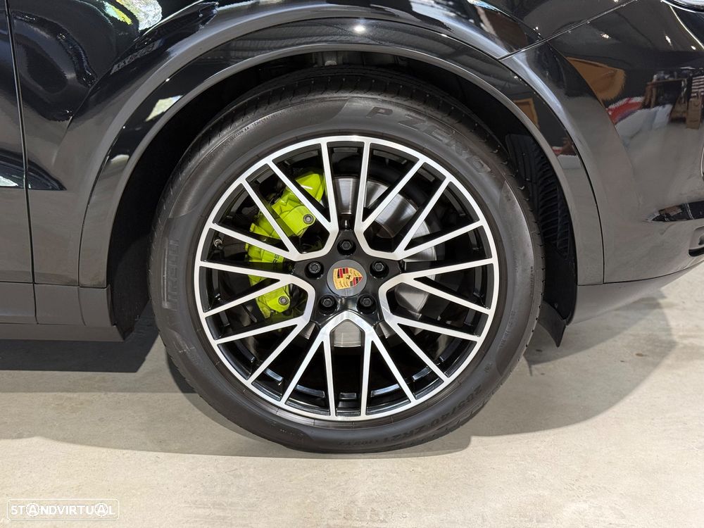 Porsche Cayenne Coupé E-Hybrid - 17
