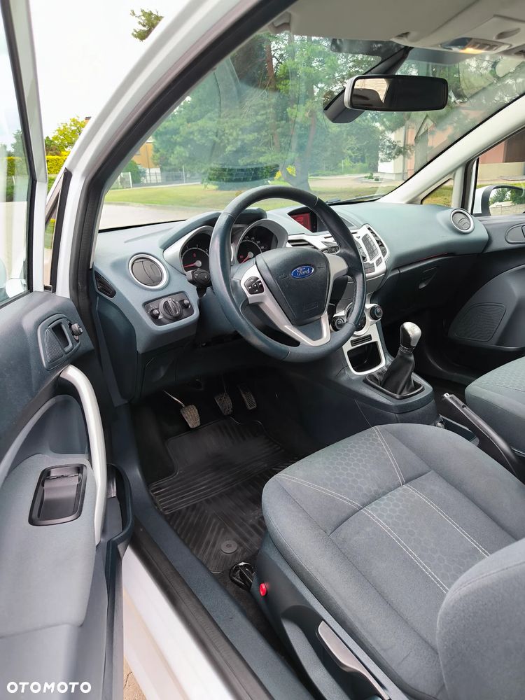 Ford Fiesta 1.4 Titanium EU5 - 9