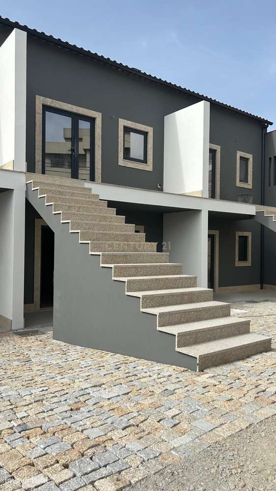 Excelente Oportunidade – T2+2 Duplex em Águas Santas - Grande imagem: 5/44