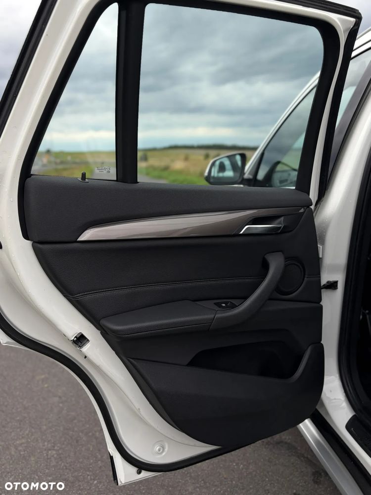 BMW X1 sDrive18i - 22
