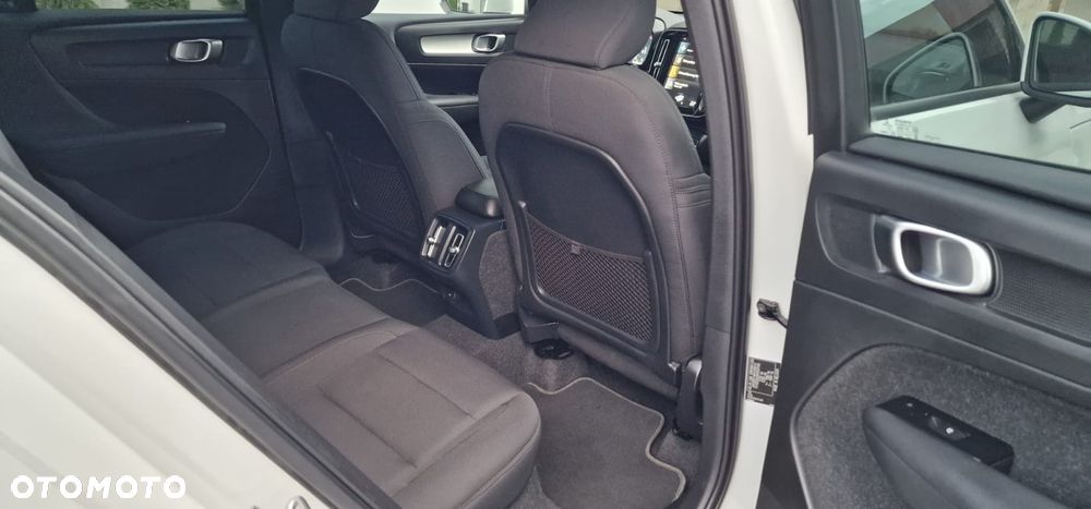 Volvo XC 40 B4 B DKG Ultimate Dark - 25
