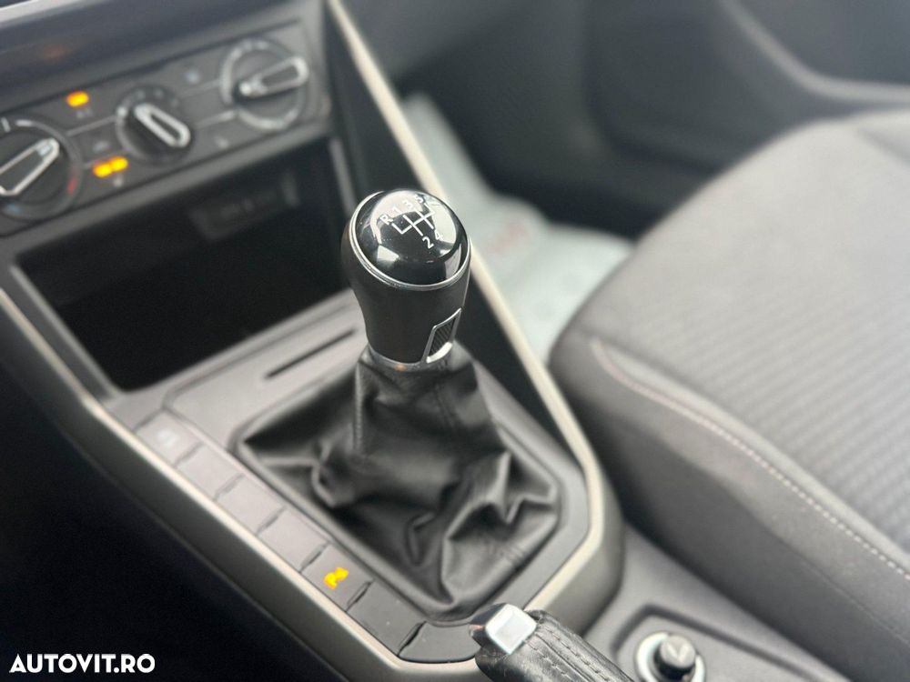 Volkswagen Polo - 17