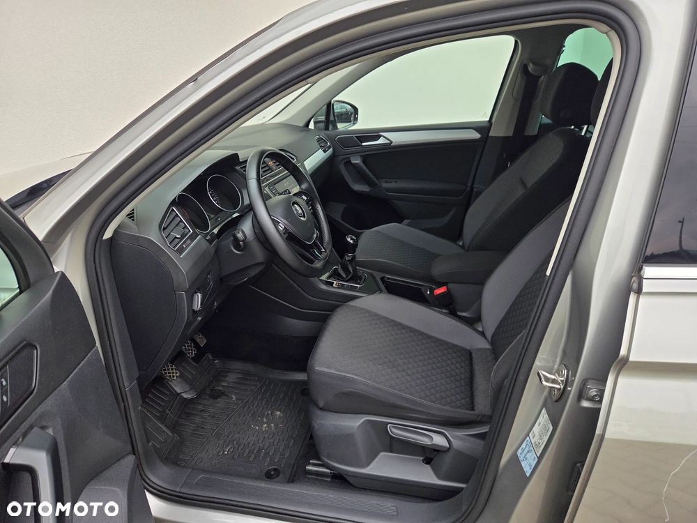 Volkswagen Tiguan - 8