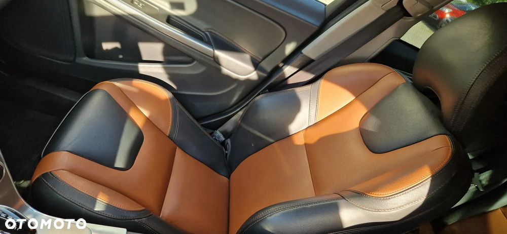 Volvo V60 Cross Country - 6