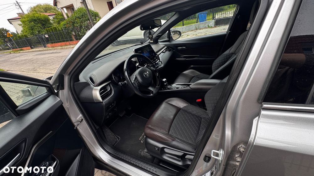 Toyota C-HR 1.8 Hybrid Prestige - 11