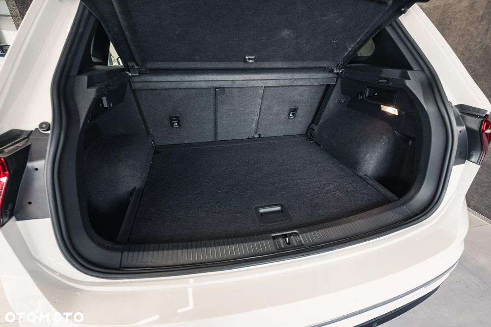 Volkswagen Tiguan - 36