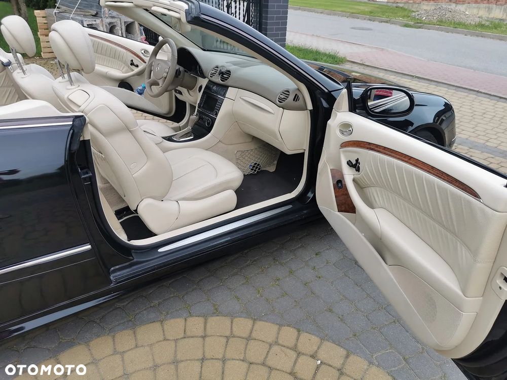 Mercedes-Benz CLK - 11