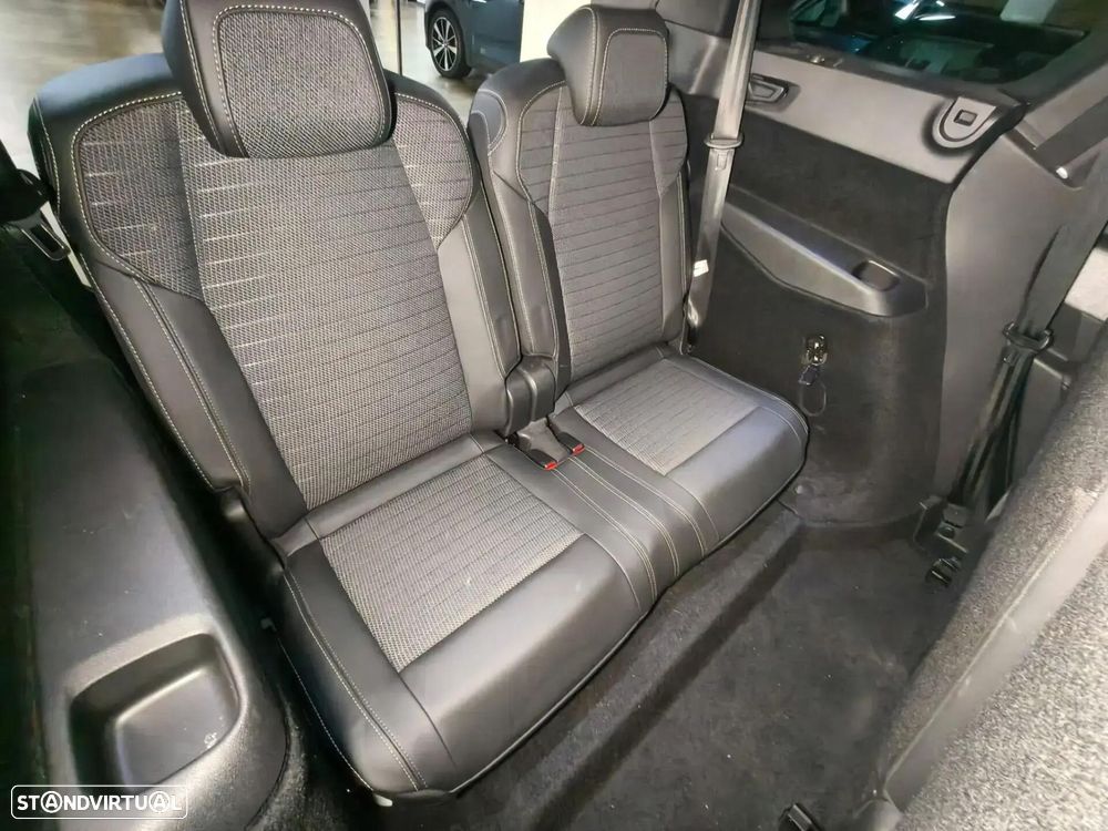 Peugeot e-5008 73 kWh GT — fotografia 16