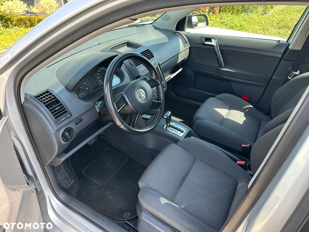Volkswagen Polo 1.4 16V Comfortline - 9
