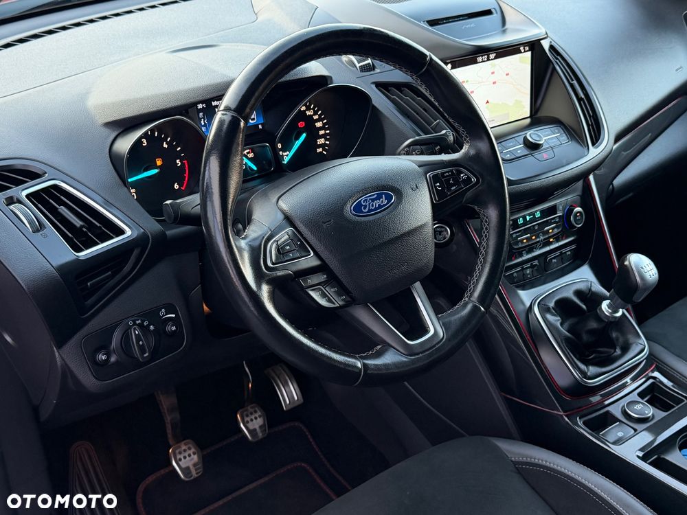 Ford Kuga 2.0 TDCi 4x4 ST-Line - 27
