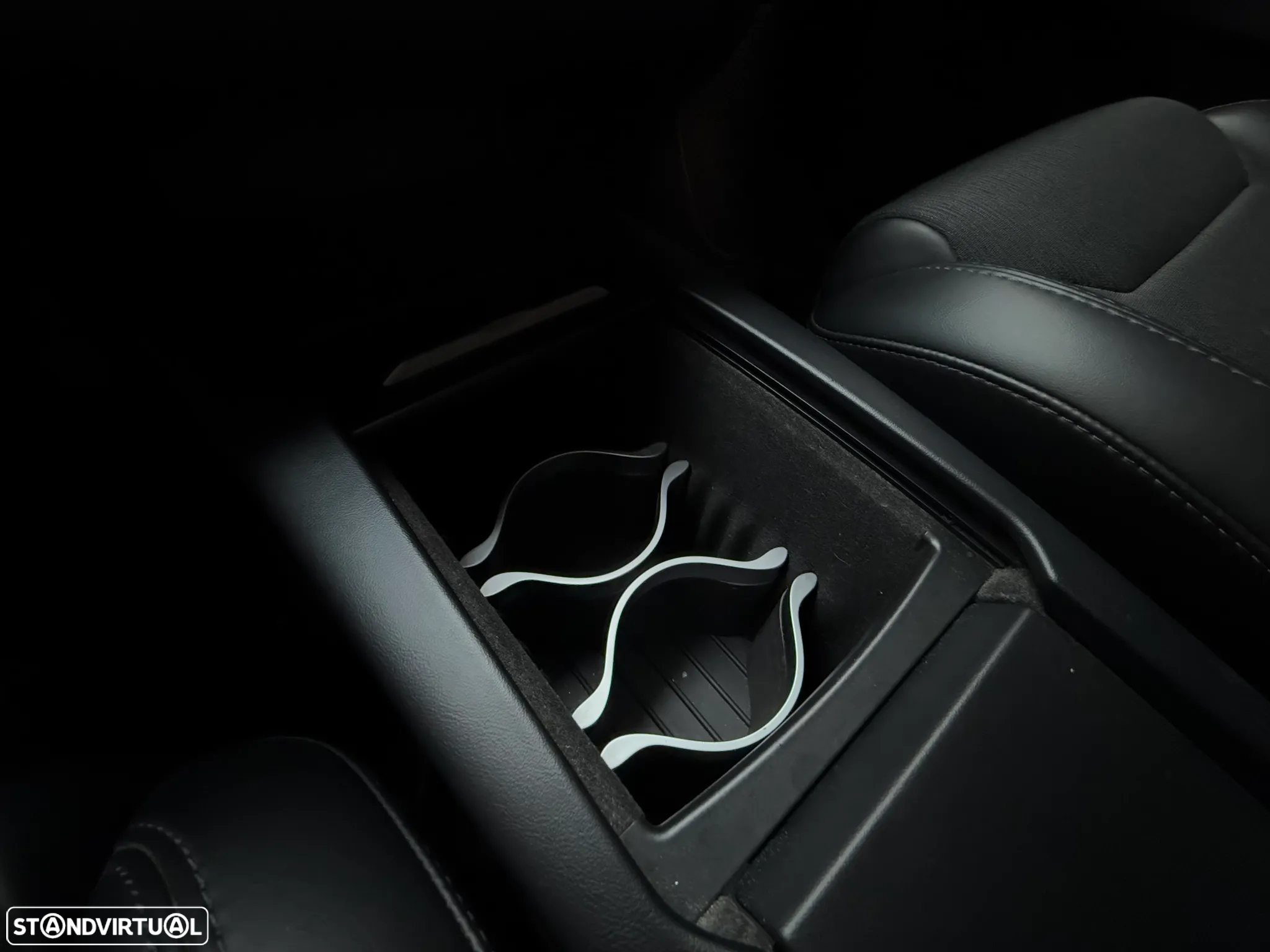 Tesla Model X - 25