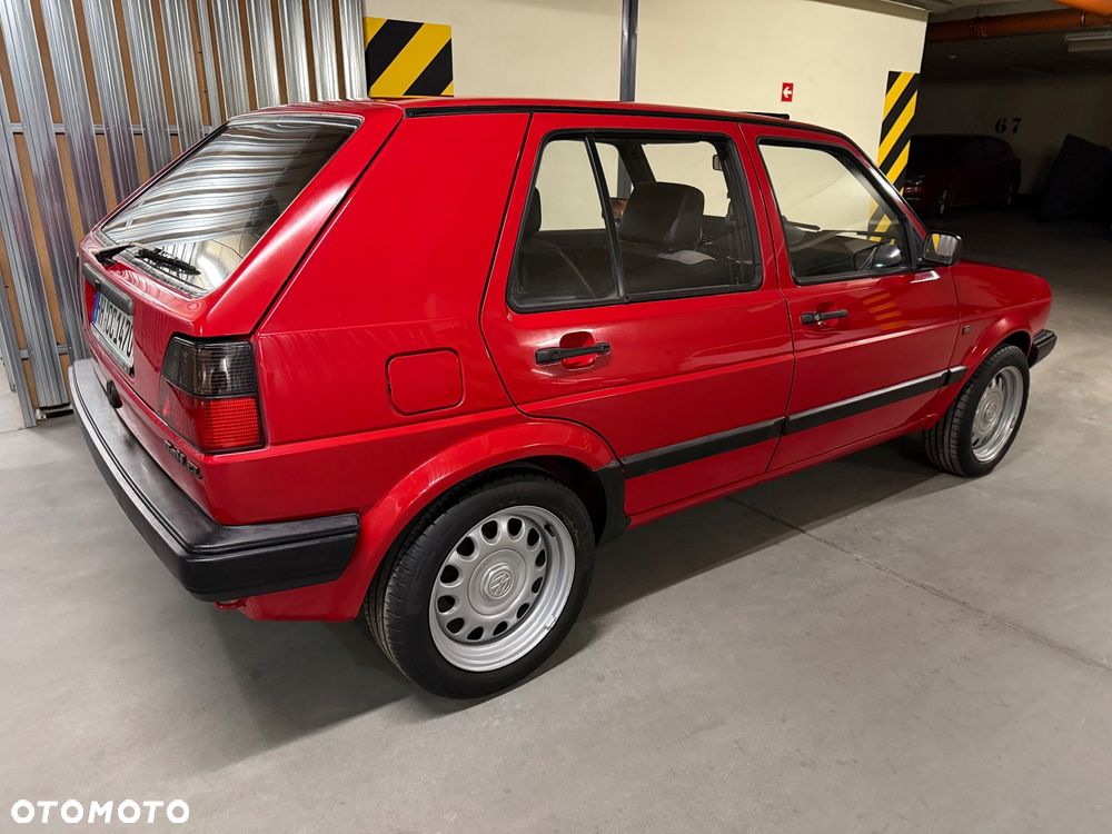 Volkswagen Golf - 11