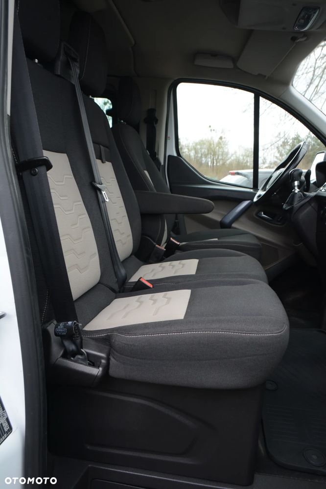 Ford Transit Custom 290 L2H1 Limited - 15