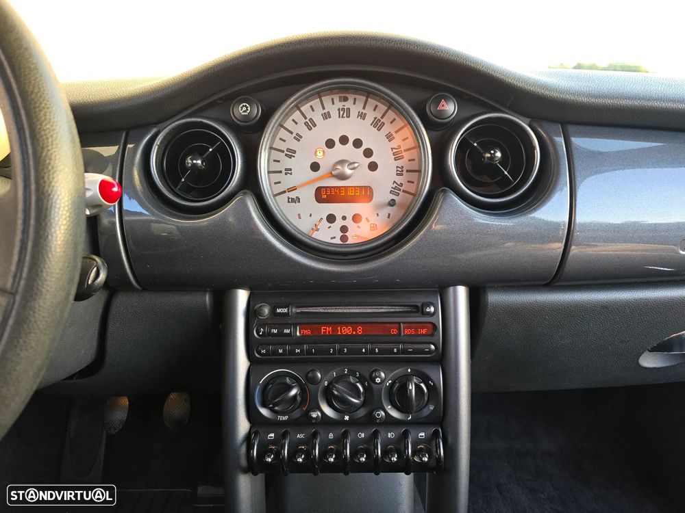 MINI 3 Portas One 1.4 D - 15