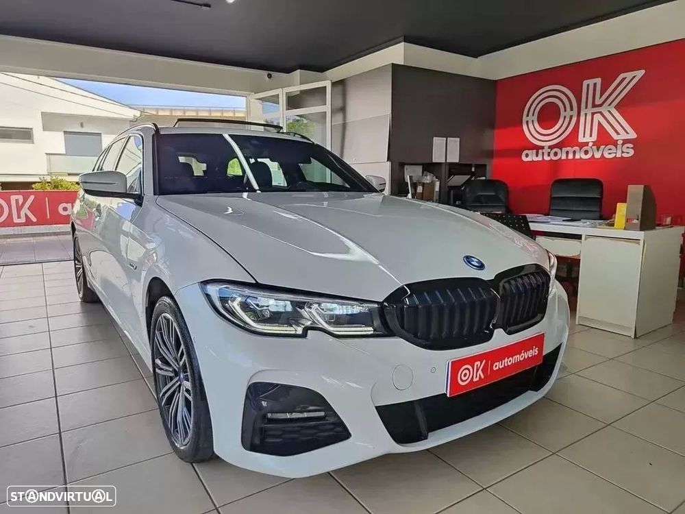 BMW 330 e Pack Desportivo M Auto