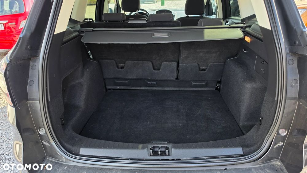 Ford Kuga - 17