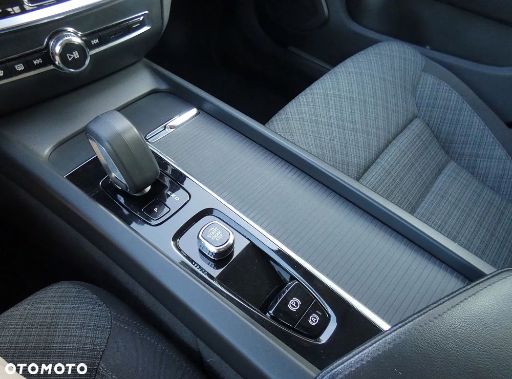 Volvo V60 B4 D Geartronic RDesign - 31