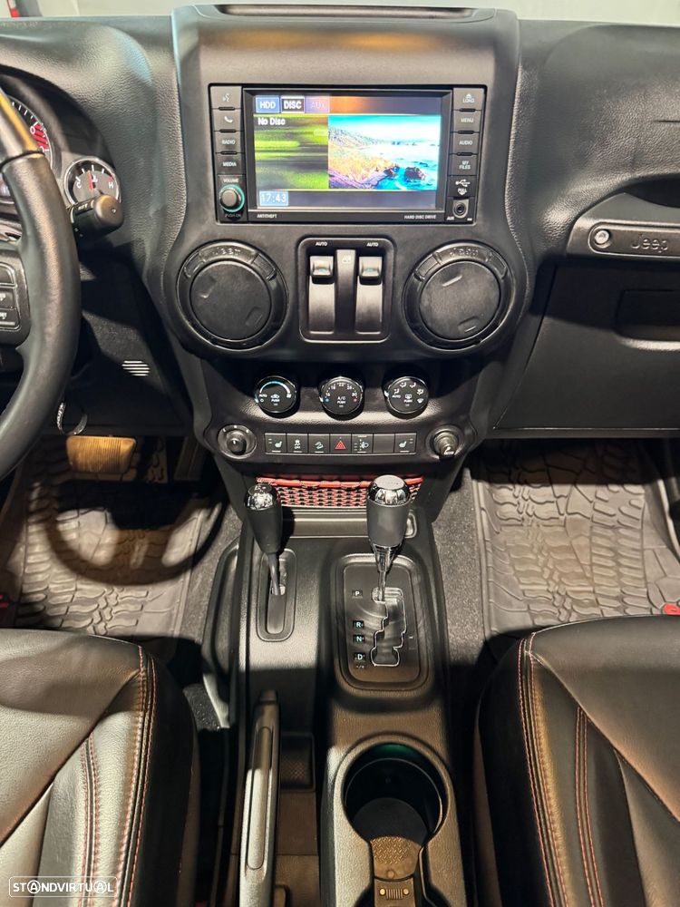 Jeep Wrangler - 36