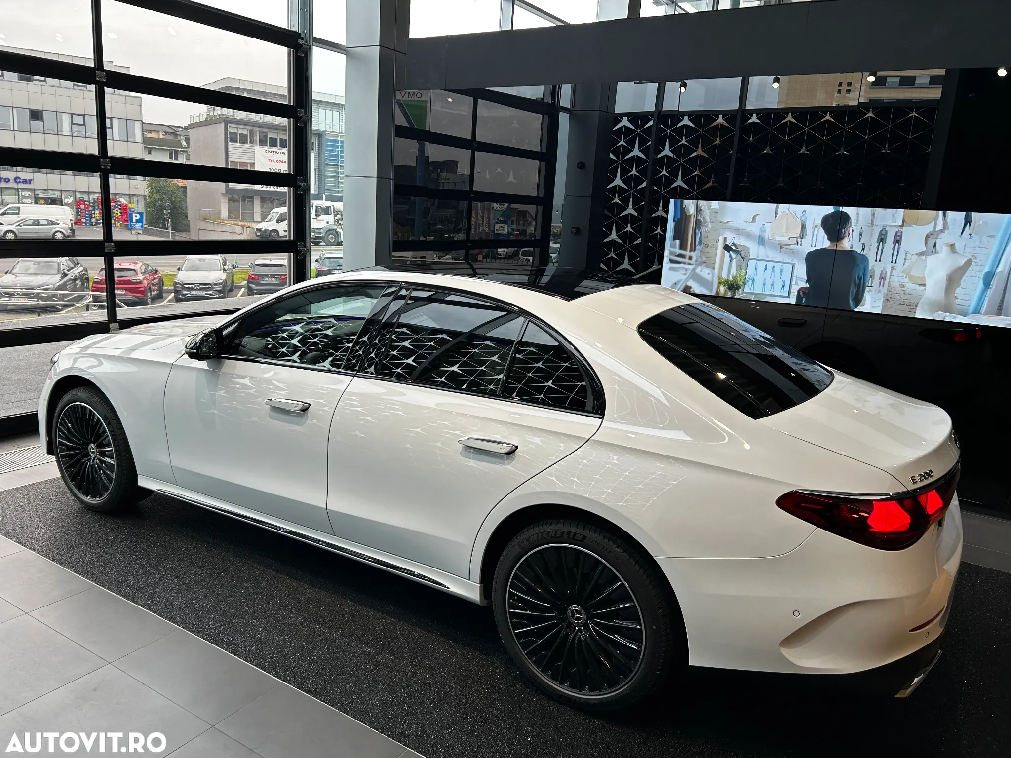 Mercedes-Benz E - 18