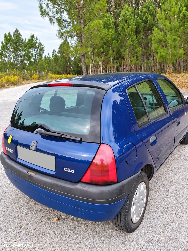 Renault Clio - 12