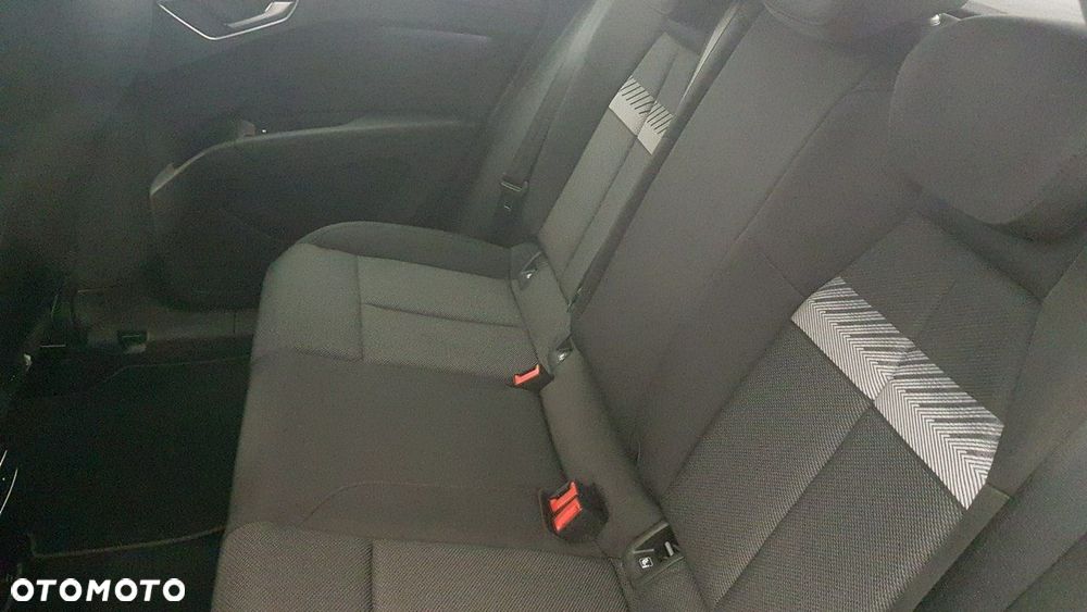 Audi Q4 e-tron - 17