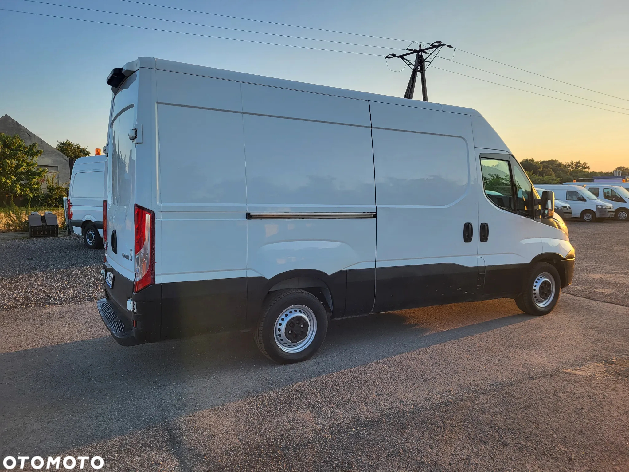 Iveco Daily blaszak zabudowa warsztatowa klima sprowadzony super stan - 4