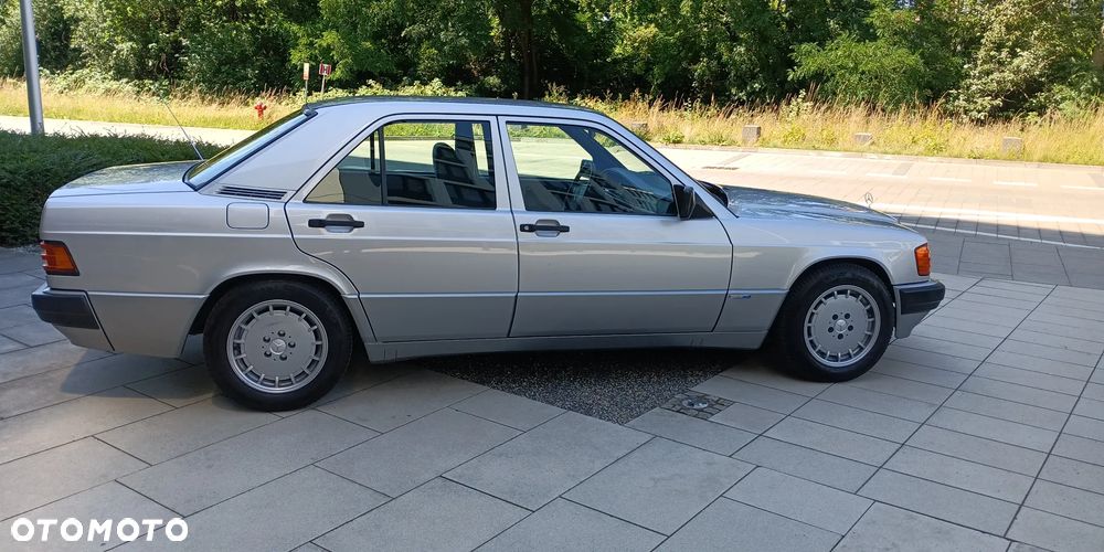 Mercedes-Benz W201 (190) - 8