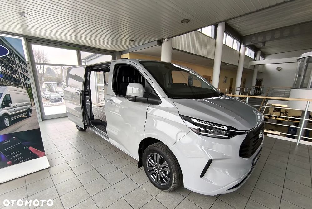 Ford Transit Custom Van - 9