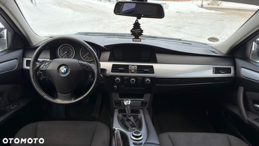 BMW Seria 5 523i - 34