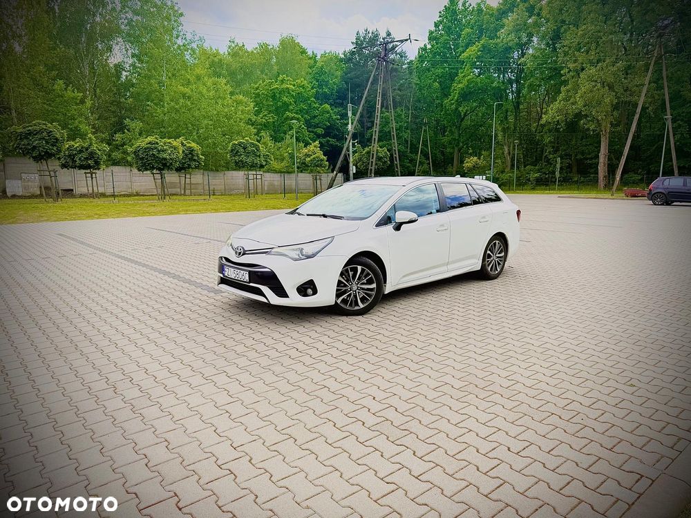 Toyota Avensis 2.0 D-4D Premium - 10