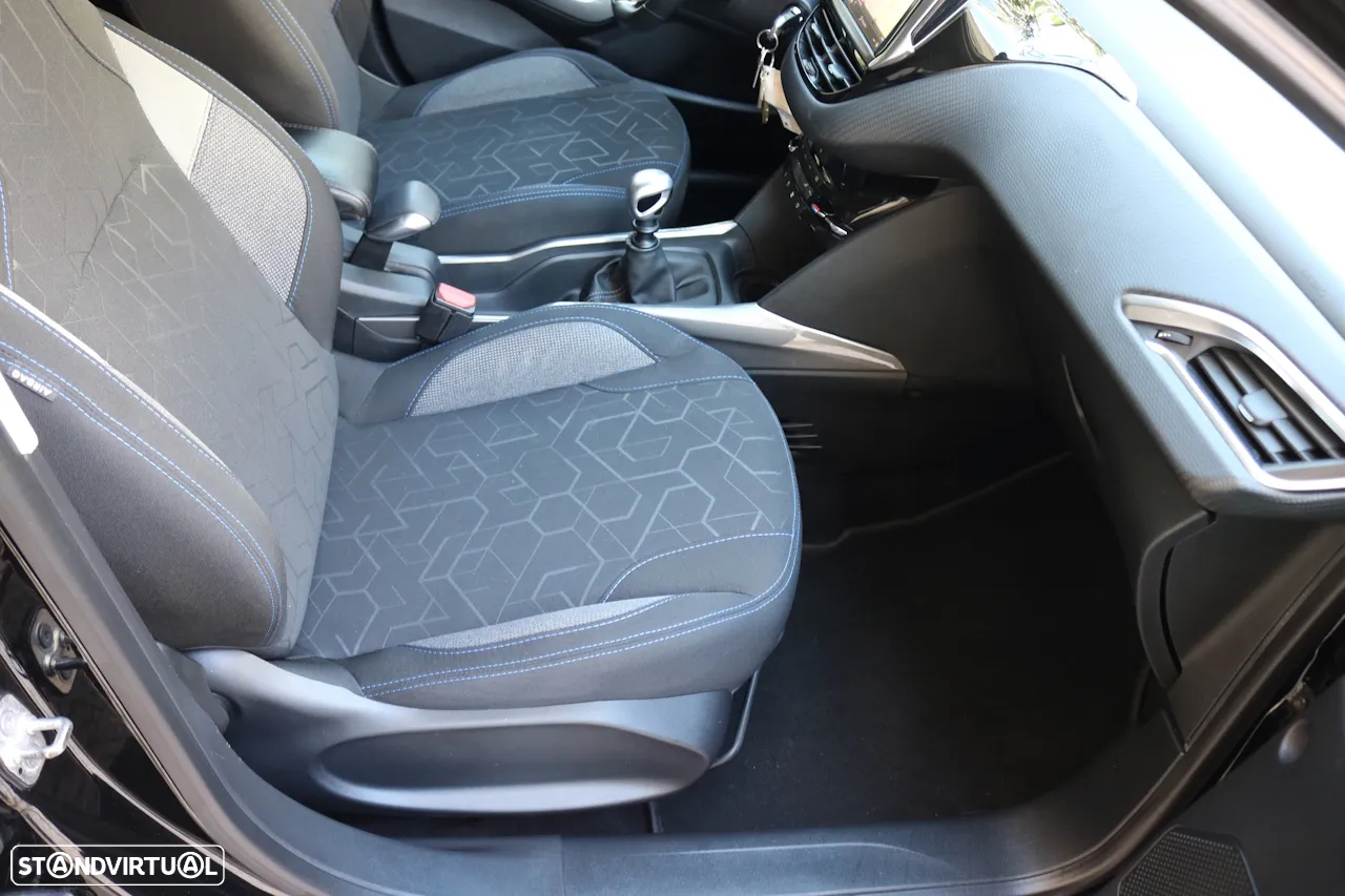 Peugeot 2008 PureTech 130 Active Pack - 20