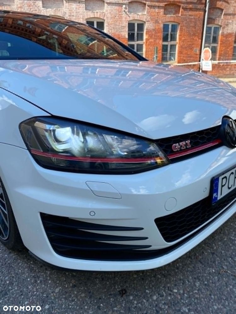 Volkswagen Golf - 5