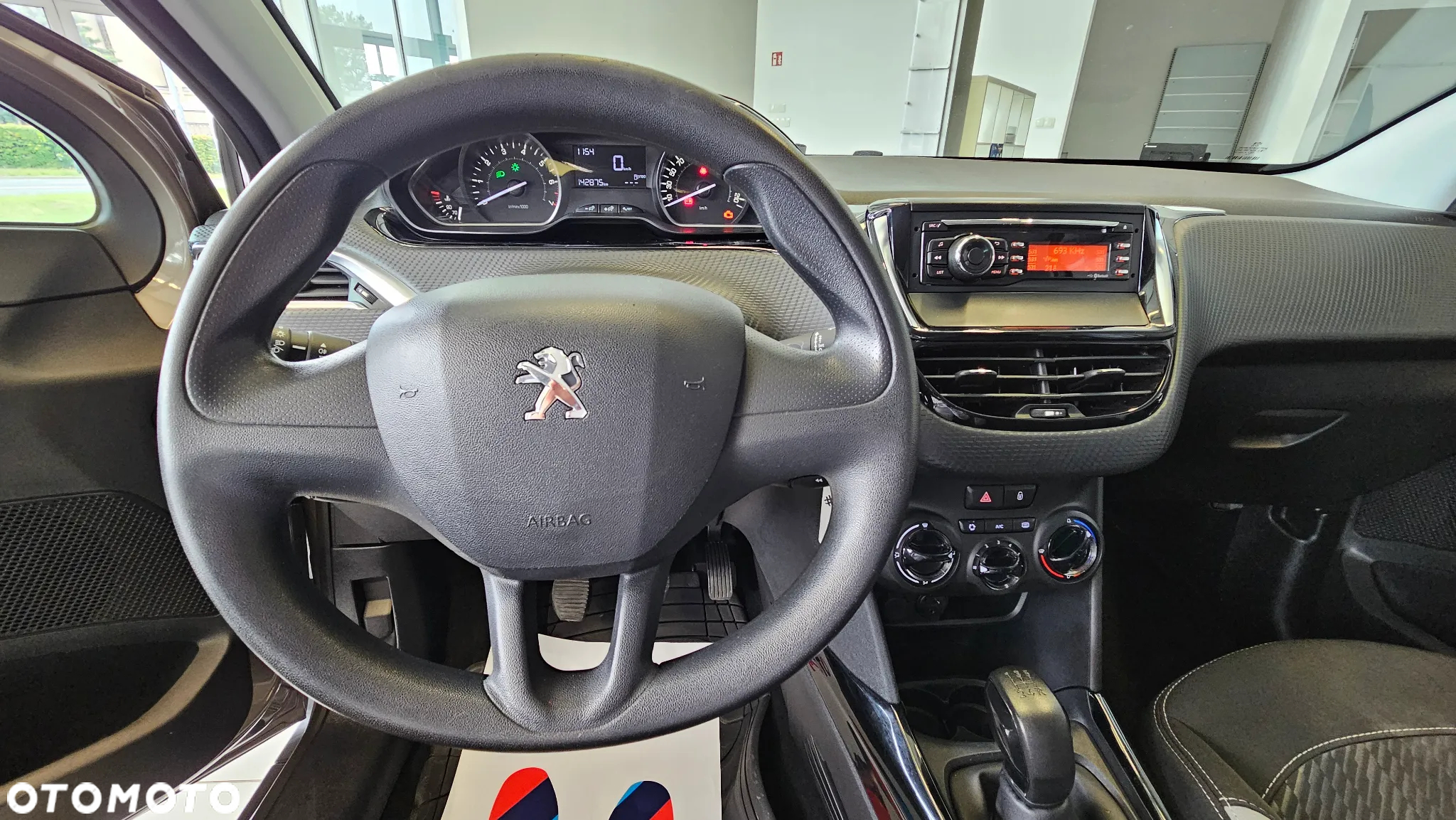 Peugeot 2008 1.2 Pure Tech Style - 18