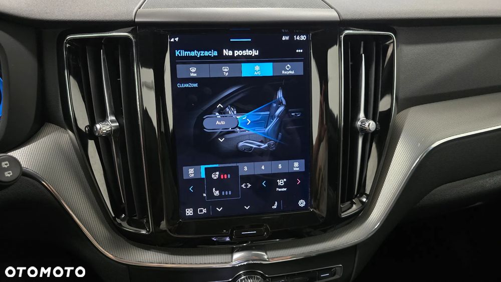 Volvo XC 60 B4 D Plus Dark - 30