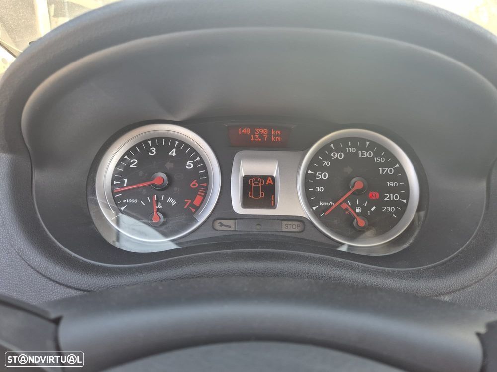 Renault Clio 1.2 16V Dynamique Luxe QS - 13