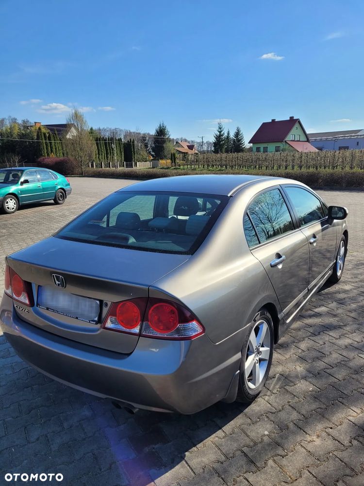 Honda Civic 1.8 Executive - 4