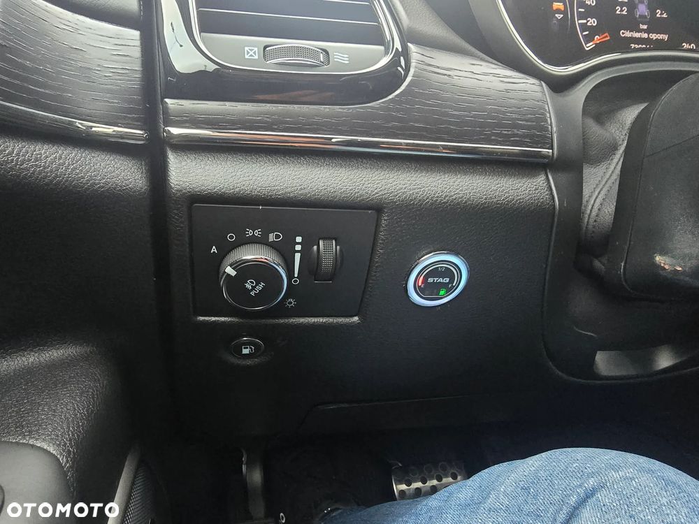 Jeep Grand Cherokee 5.7 V8 HEMI Overland Summit - 7