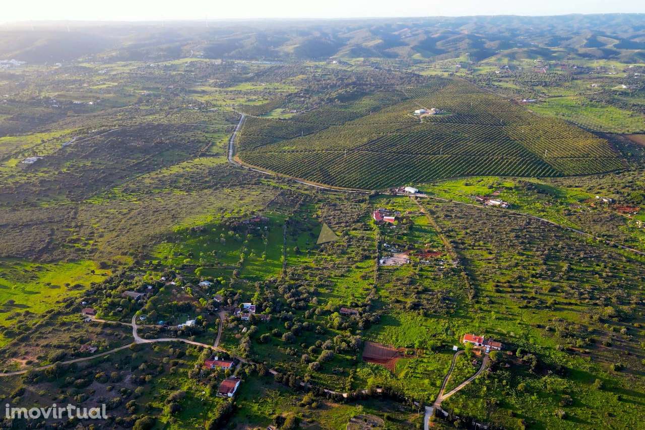 Quinta com duas ruinas para habitação perto campo de Golfe, Lagos - Grande imagem: 5/20