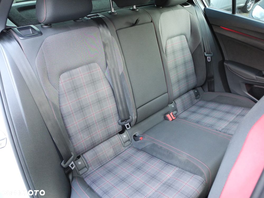 Volkswagen Golf - 20
