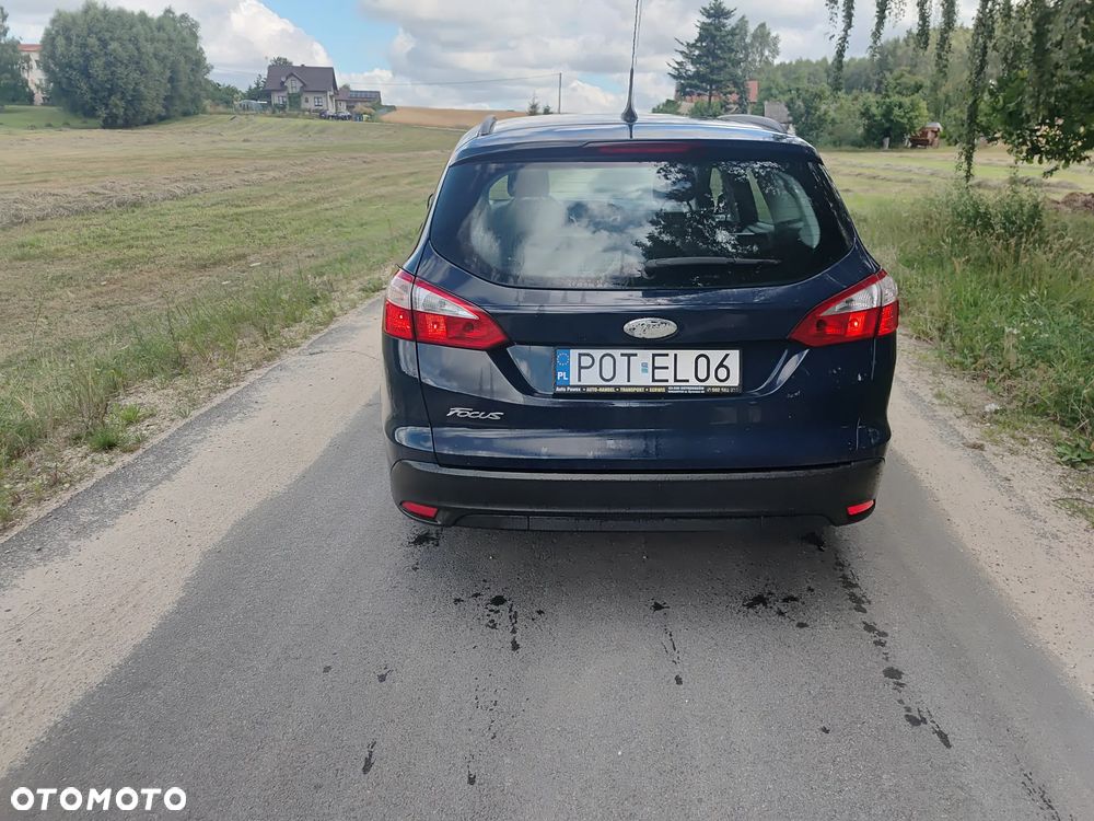 Ford Focus SW - 8