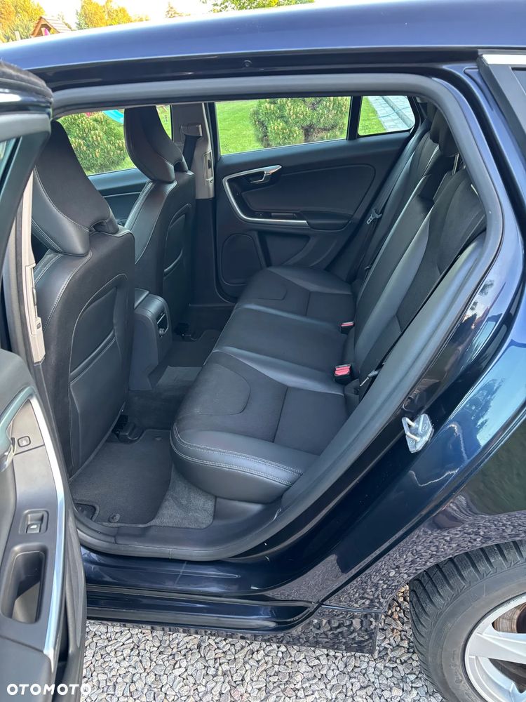 Volvo V60 D4 Drive-E Momentum - 6