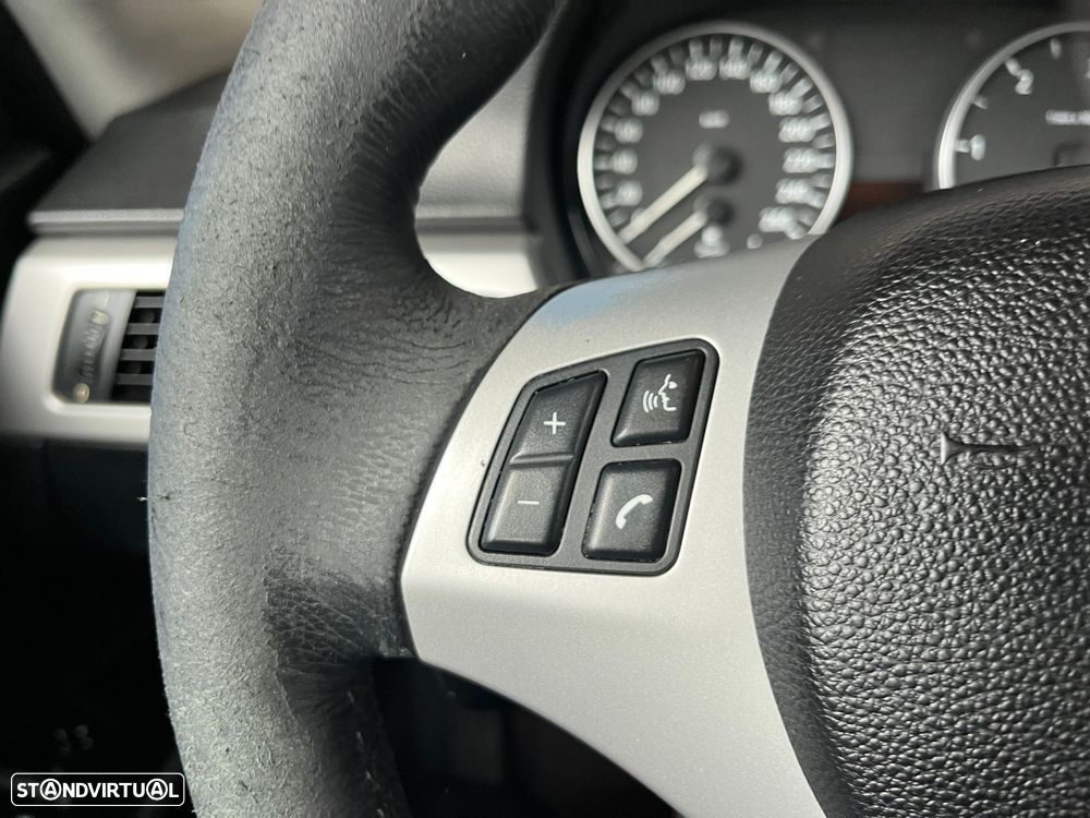 BMW 320 d EfficientDynamics - 20