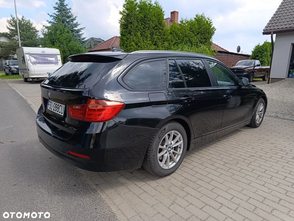 BMW Seria 3 320d - 5
