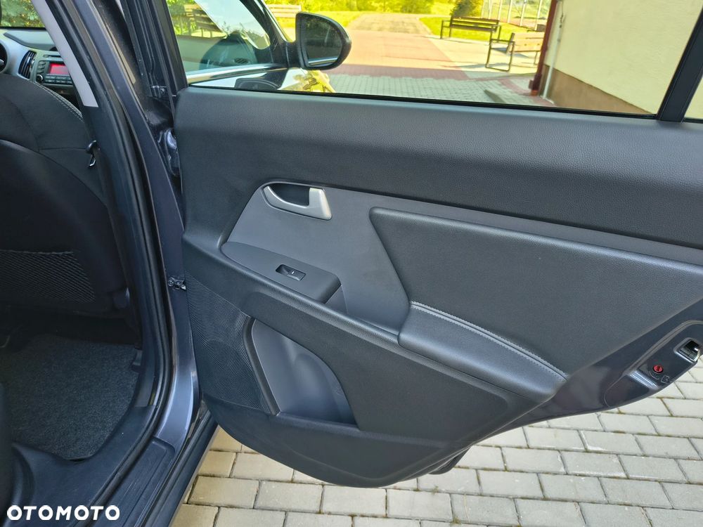 Kia Sportage 1.7 CRDI 2WD ISG Dream-Team Edition - 26