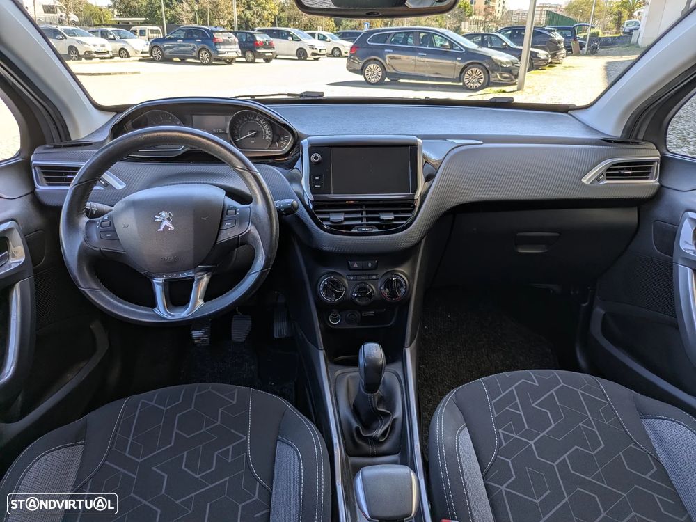 Peugeot 2008 1.2 PureTech Style - 8